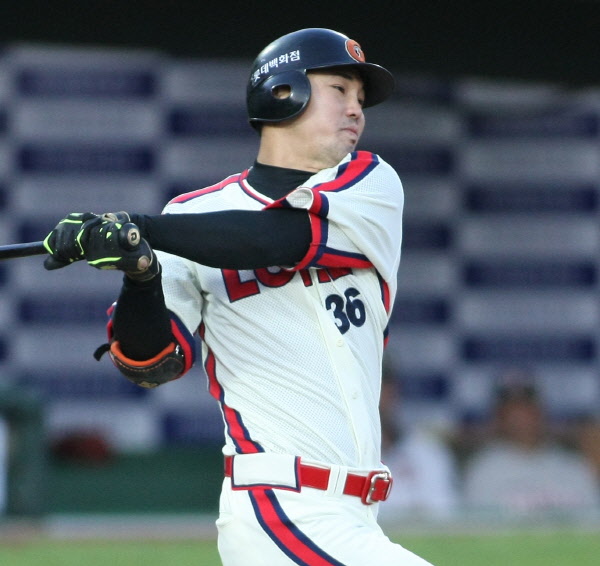 박종윤선수의 타격 모습